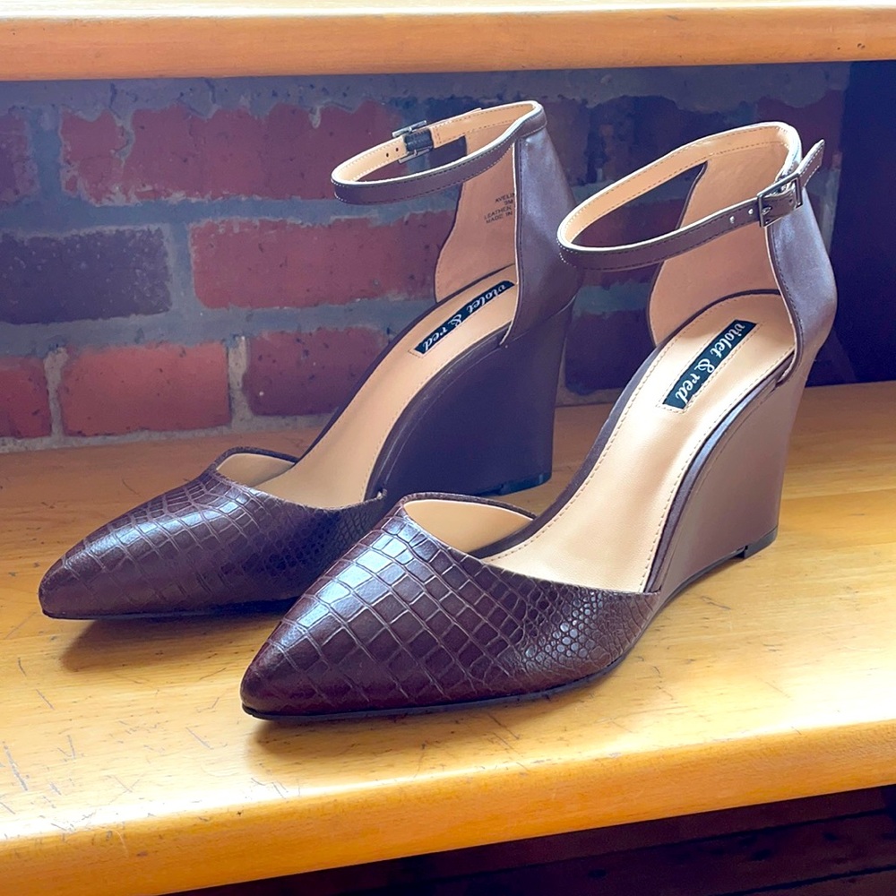 VOLET & RED Avelino Leather Wedge, size 9